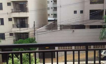 Apartamento no Bairro Jd. Botânico com 2 suítes. armarios planejados,