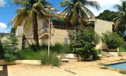 Casa comercial para locação com 6 dormitórios no Jardim Sumaré.