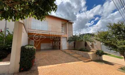 Casa Sobrado com 4 suites sendo uma no térreo completa de armários