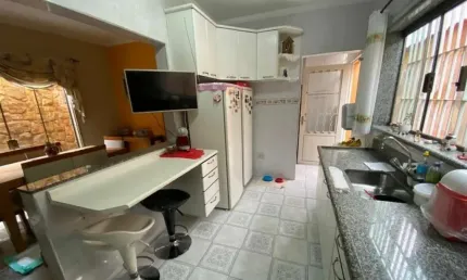 CASA TÉRREA COM SOBRADO ANEXO 4 DORMITÓRIOS 3 VAGAS 220M² - ITAQUERA