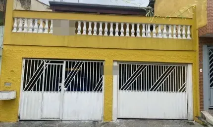 Casa assobradada à venda no jardim ipê com 180m² 3 dormitórios 1 suíte 5 banheiros 4 vagas.