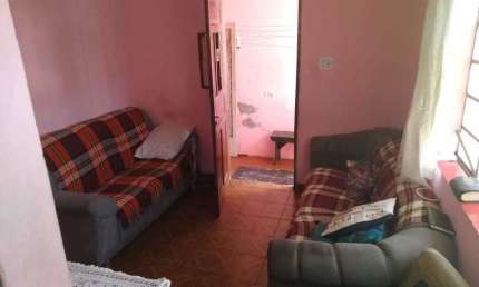 Sala, Banheiro térreo, Copa, Cozinha, 3 Quartos e Banheiro andar superior Quintal, Lavanderia e Cômo