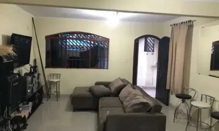 Sobrado De 3 Dormitórios, Com 3 Banheiros, Churrasqueira.