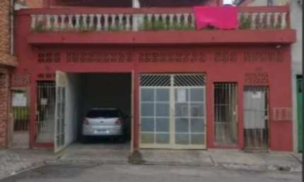 Casa à venda no Jardim Irapiranga com 100m² 6 dormitórios 6 banheiros 2 vagas