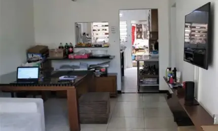 Imperdível: Casa à venda na Vila Friburgo, São Paulo - SP! 2 quartos, 1 suíte, 2 banheiros, 4 vagas, 80m². Confira!