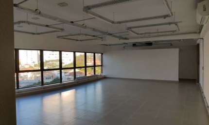Sala comercial a venda 94m² sendo 02 banheiros, copa e recepção Chácara Santo Antônio ( Zona Sul)
