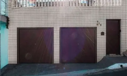 Casa a venda com 240m2 , 3 banheiros , 3 dormitorios, 4 vagas