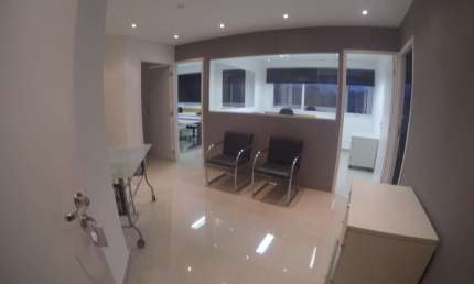 Conjunto Comercial à venda 61m²  2 banheiros 2 vagas na Barra Funda