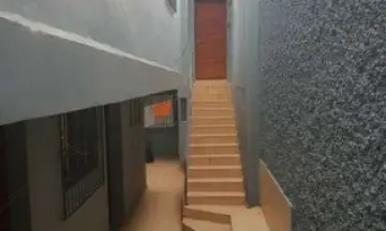 Casa ampla, com 3 dormitórios e 1 suite com 2 vagas