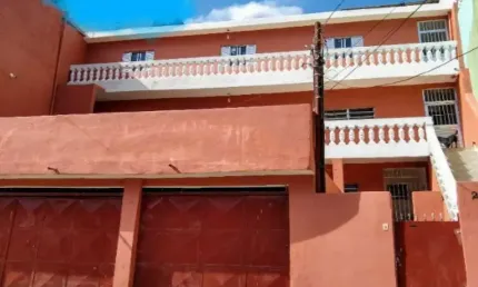Casa à venda no Jardim São Luís com 180m² 4 dormitórios 3 banheiros 3 vagas
