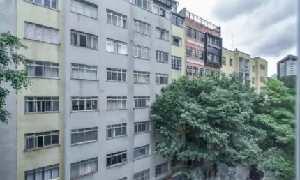 Charmoso studio a venda na Vila Buarque de frente para a praça Rotary