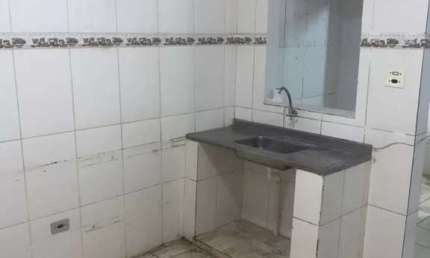 Terreno á venda no Jardim Mirian, 250m² com 3 casas construídas
