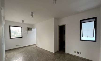 Sala comercial á venda na Barra funda, 60m², com 1 vaga de garagem.