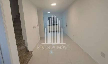 Imperdível casa em condomínio na Vila Carmosina, São Paulo-SP: 2 quartos, 2 banheiros, 2 vagas, 97m²!
