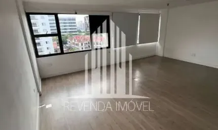 Venda de Sala Comercial em Condomínio em Moema, São Paulo-SP: 52m², 1 Vaga, 1 Banheiro. Aproveite!