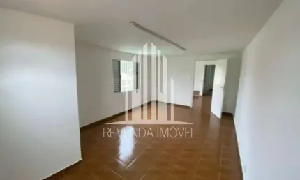 Imperdível oportunidade! Casa à venda com 3 quartos, 3 banheiros, 2 vagas de garagem na zona Oeste de São Paulo.