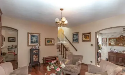 Casa assobradada, com 163m², 3 dormitórios, 2 salas, 2 banheiros, na região do campo belo.