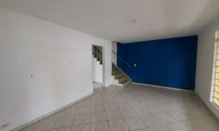 Socorro, casa residencial de 120m² com 3 dormitórios e 1 vaga.