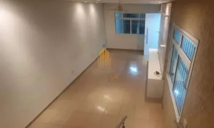 Sacomã, Sobrado Residencial de 180m² com 3 dormitórios, 1 suíte, 4 vagas.