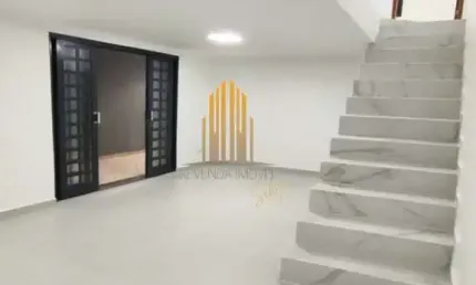 ÁGUA BRANCA, CASA SOBRADO RESIDENCIAL DE 100M² COM 2 DORMITORIOS, 2 BANHEIROS E 2 VAGAS DE GARAGEM.