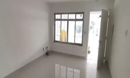Vila santa catarina - casa de 120m² com 3 quartos, sala, 2 banheiros e vaga.