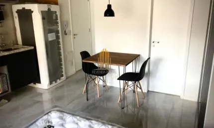 Condomínio Bko Citizen. Apartamento com 31m². Um dormitório, banheiro social e uma vaga. Na consolaç
