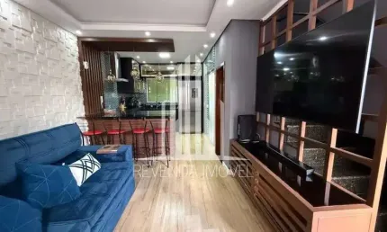 Sobrado a venda 53m² sendo 02 dormitórios 3 banheiros e 2 vagas condomínio fênix