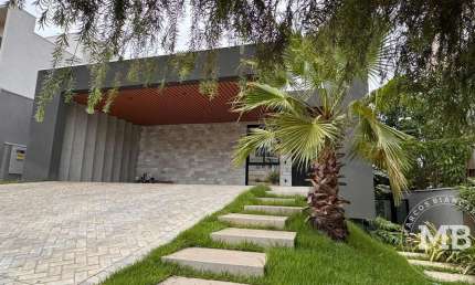 Villa Jardim, excelente casa nova em condomínio ginco com 3 suítes e 4 vagas