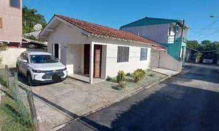 Casa para Venda em Florianópolis, Canasvieiras, 2 dormitórios, 1 banheiro, 2 vagas