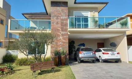 Casa para Venda em Florianópolis, São João do Rio Vermelho, 3 dormitórios, 3 suítes, 1 banheiro, 2 vagas