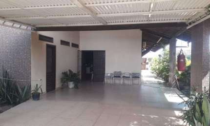 Ampla Casa de 183m² em Poço – Conforto, Segurança e Lazer!