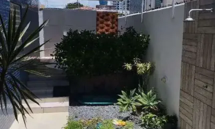 Apartamento térreo com área de lazer privativa no coração do bessa – a apenas três quadras da praia!