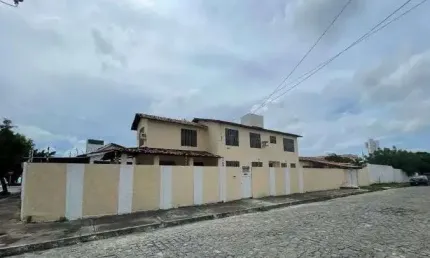 Ampla Casa Reformada com 330 m² no Jardim Treze de Maio – Conforto e Praticidade