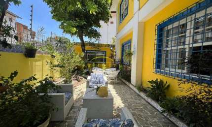 Linda casa estilo colonial localizada no coração do bairro da Graça com 360m2 e 4 quartos