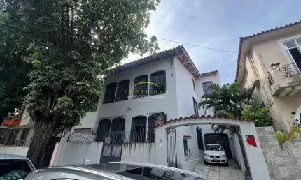 Casa comercial à venda nos Barris!Excelente opção para todo tipo de comercio em bairro central de S