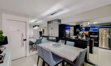Lindo apartamento semimobiliado, com 103m², 3 dormitórios (2 suítes), varanda gourmet, móveis de qu