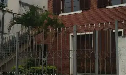 Casa à venda em terreno de 234m² sendo 165m² construídos na vila formosa, excelente localização em