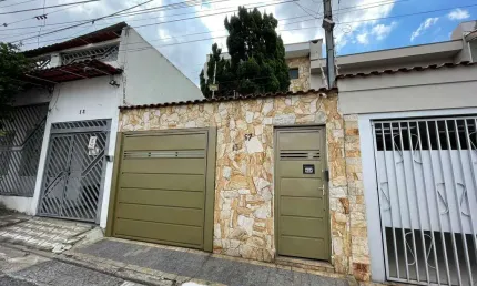 Sobrado amplo de 3 suítes, garagem para 4 veículos + área gourmet com churrasqueira, cidade mãe do