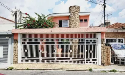 Lindo sobrado à venda, 212 m² de área construída, 4 dormitórios (sendo 1 suíte master e 2 suítes),