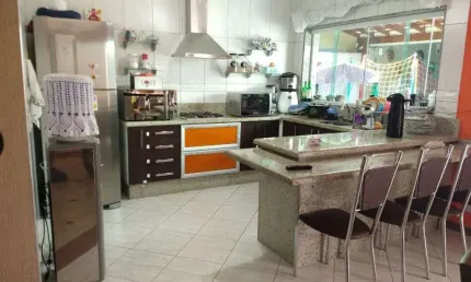 Grande sobrado de alto padrão com 300m² 4 dormitórios (sendo 2 suítes), área gourmet completa no pa