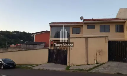 Excelente Sobrado com pisciana à venda no Bairro Estrela, Ponta Grossa, PR