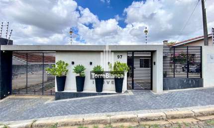 Casa com 3 quartos à venda na Rua Quaresmeira, Contorno, Ponta Grossa