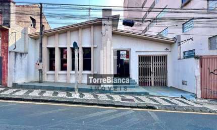 Casa Comercial para locação, 6 salas, 2 banheiros, 1 vaga de garagem, Edícula com cozinha, 300m², C