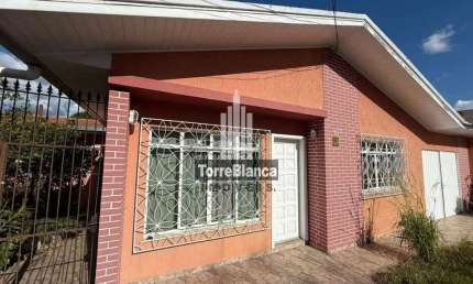 Casa para locação, 3 quartos, 2 vagas de garagem cobertas, Quintal Amplo, 170 m², Nova Rússia - Pon