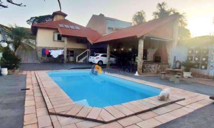 Casa  1 suíte + 3 quartos com Piscina à venda, 275 m² por R$ 990.000 - Vila Morangueira - Maringá/PR