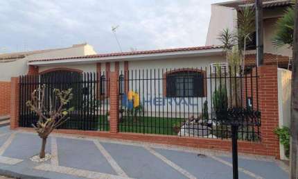 Casa com 3 quartos à venda, 210 m² por R$ 895.000 - Jardim América - Maringá/PR