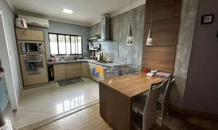 Casa em condomínio com 3 quartos à venda, 210 m² por R$ 1.490.000 - Vila Morangueira - Maringá/PR