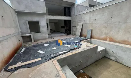 Casa com 3 Suítes à venda, 182 m² por R$ 1.410.000 - Jardim Iguaçu - Maringá/PR