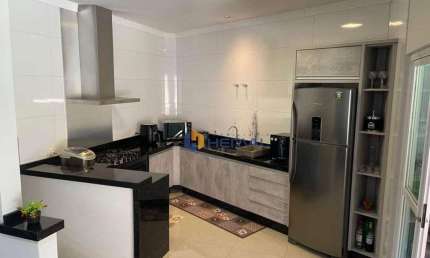 Casa com 3 dormitórios à venda, 208 m² por R$ 790.000,00 - Vila Morangueira - Maringá/PR