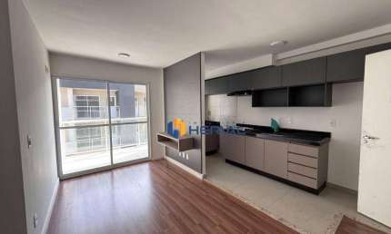 Apartamento semi mobiliado com 2 quartos, sendo 1 suíte,  localizado no Jardim Aclimação, em Maringá, a poucos minutos da UniCesumar.